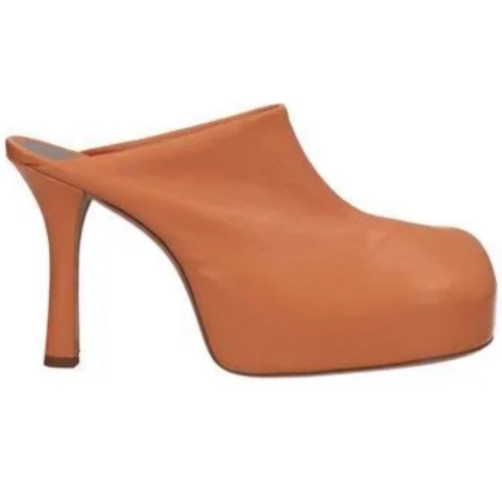 BOTTEGA VENETA Mule/Clog (Lambskin)